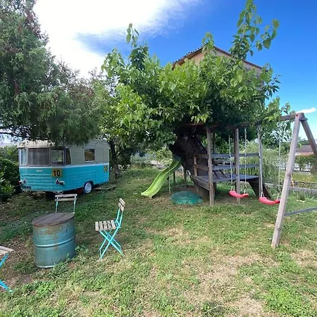 Maison Indépendante Avec Grand Jardin *