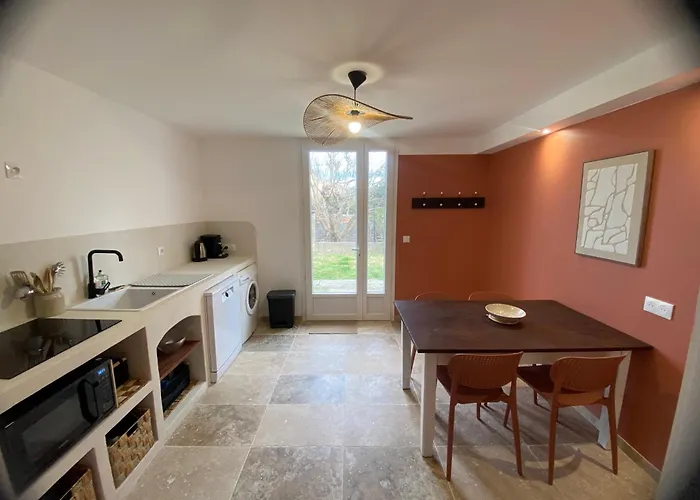 Grande Maison 8 Pers - Jardin 1600m2 -petanque - Calme Les Fumades-Les Bains